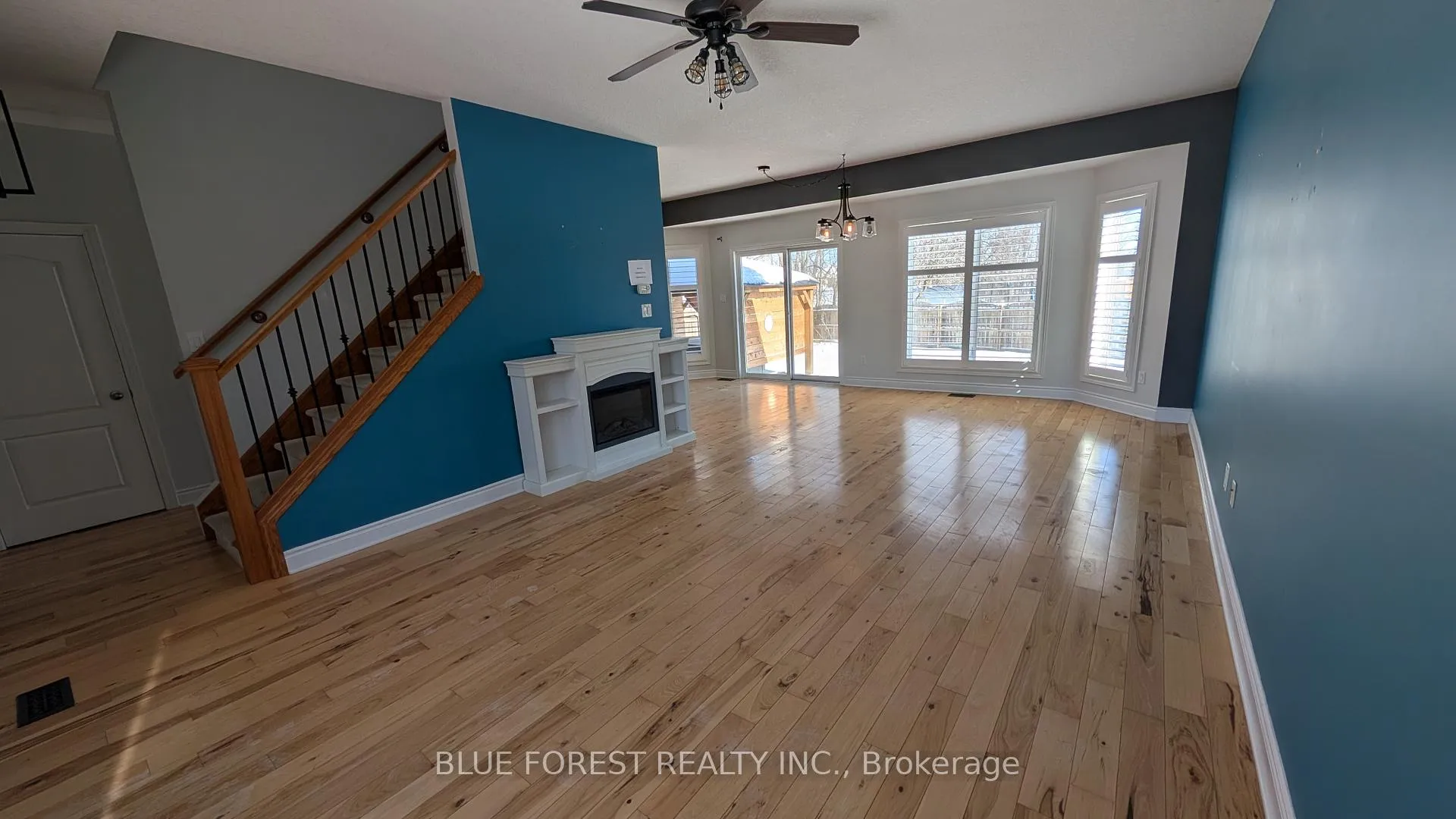 Photo 3 of 125 Deborah Drive, Strathroy-Caradoc, NE — HOMEH