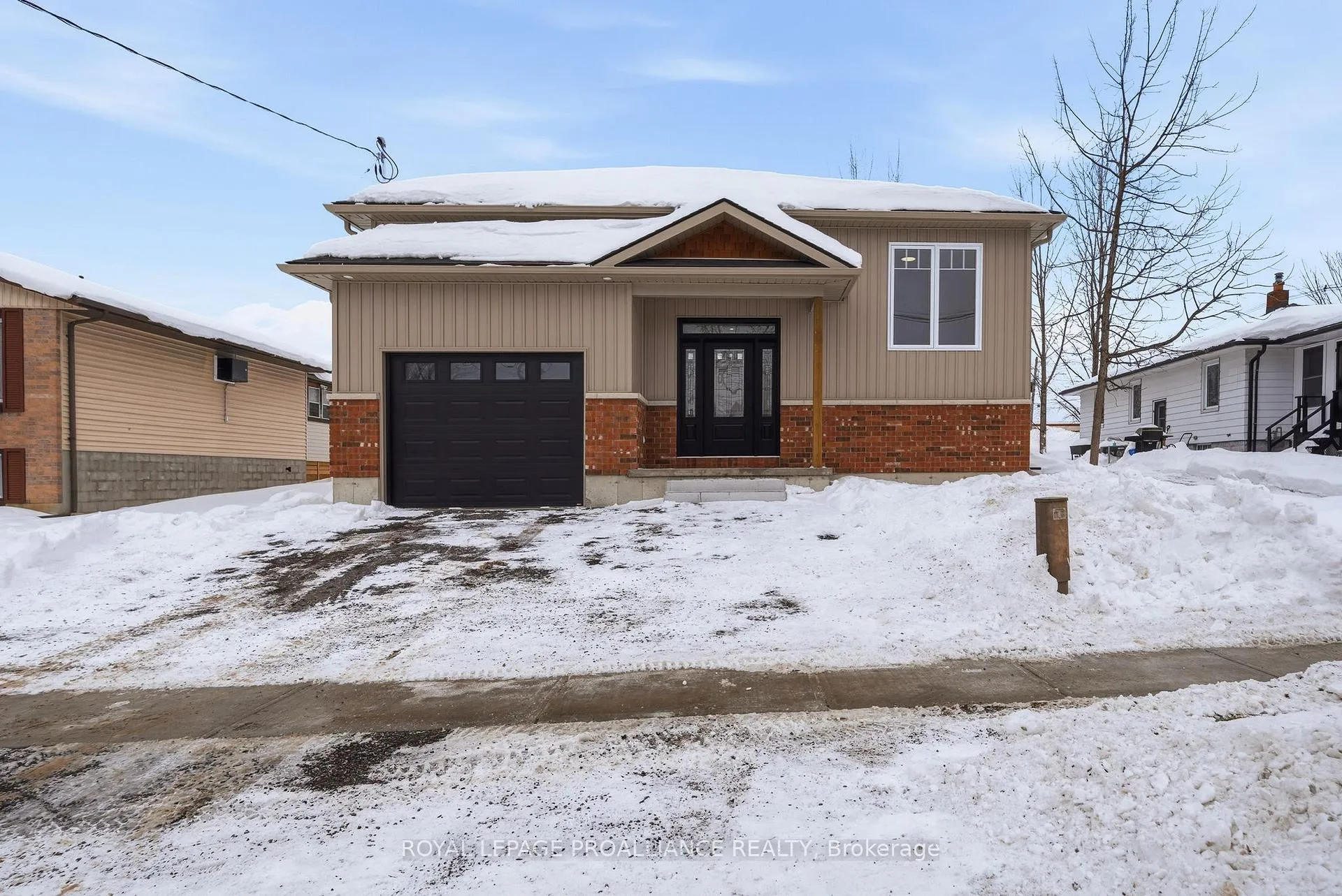 Photo 1 of 152 Bay Street, Quinte West, Trenton Ward — HOMEH