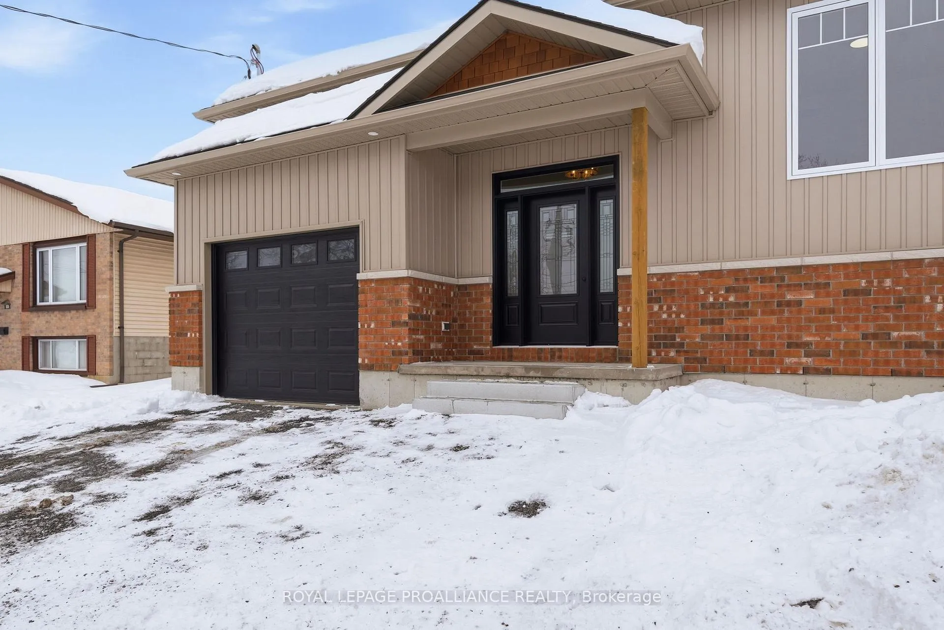 Photo 3 of 152 Bay Street, Quinte West, Trenton Ward — HOMEH