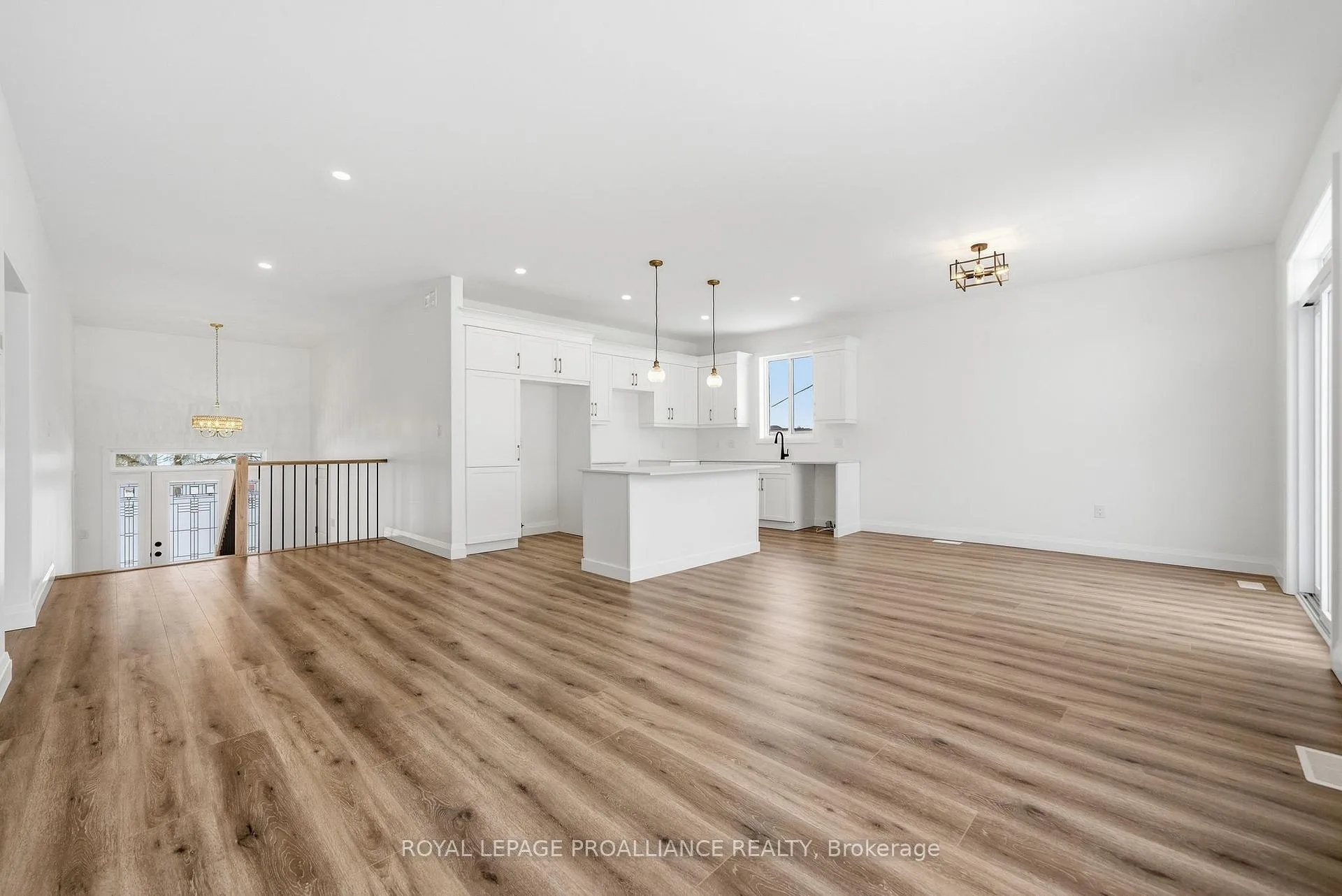 Photo 11 of 152 Bay Street, Quinte West, Trenton Ward — HOMEH