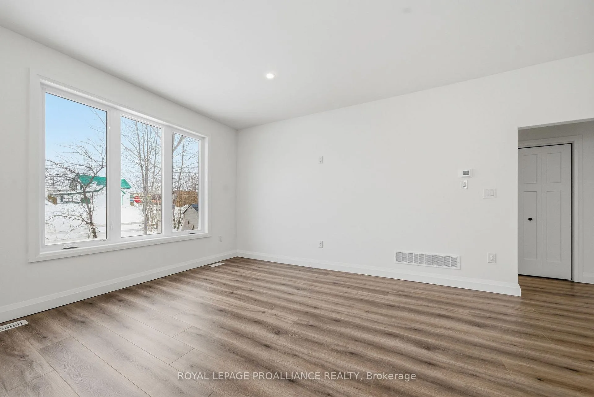 Photo 23 of 152 Bay Street, Quinte West, Trenton Ward — HOMEH