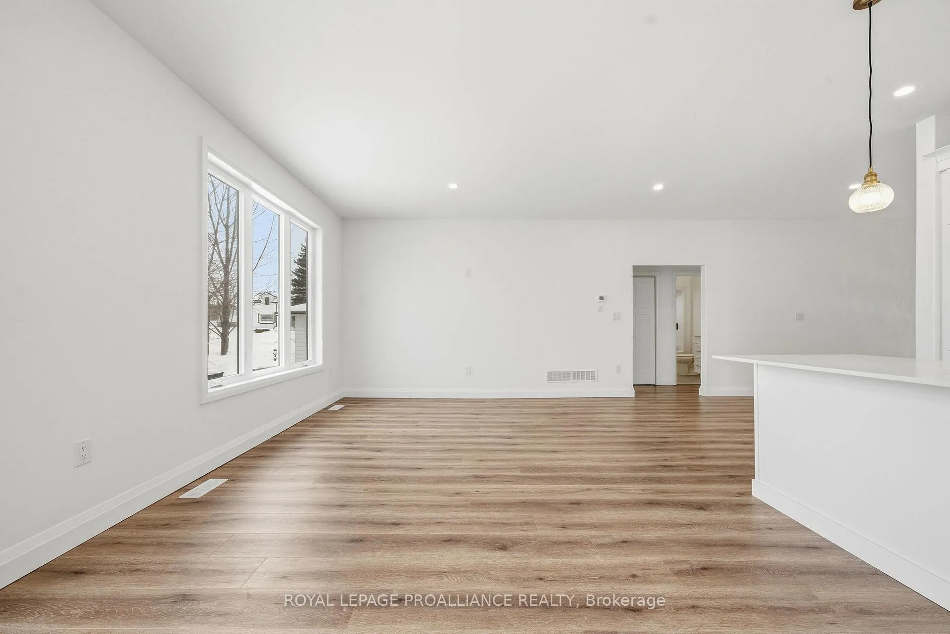 Photo 24 of 152 Bay Street, Quinte West, Trenton Ward — HOMEH