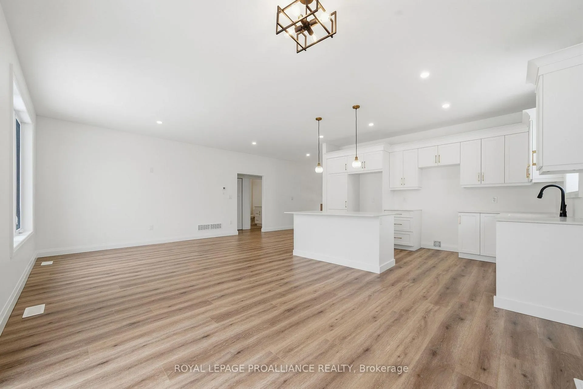 Photo 25 of 152 Bay Street, Quinte West, Trenton Ward — HOMEH