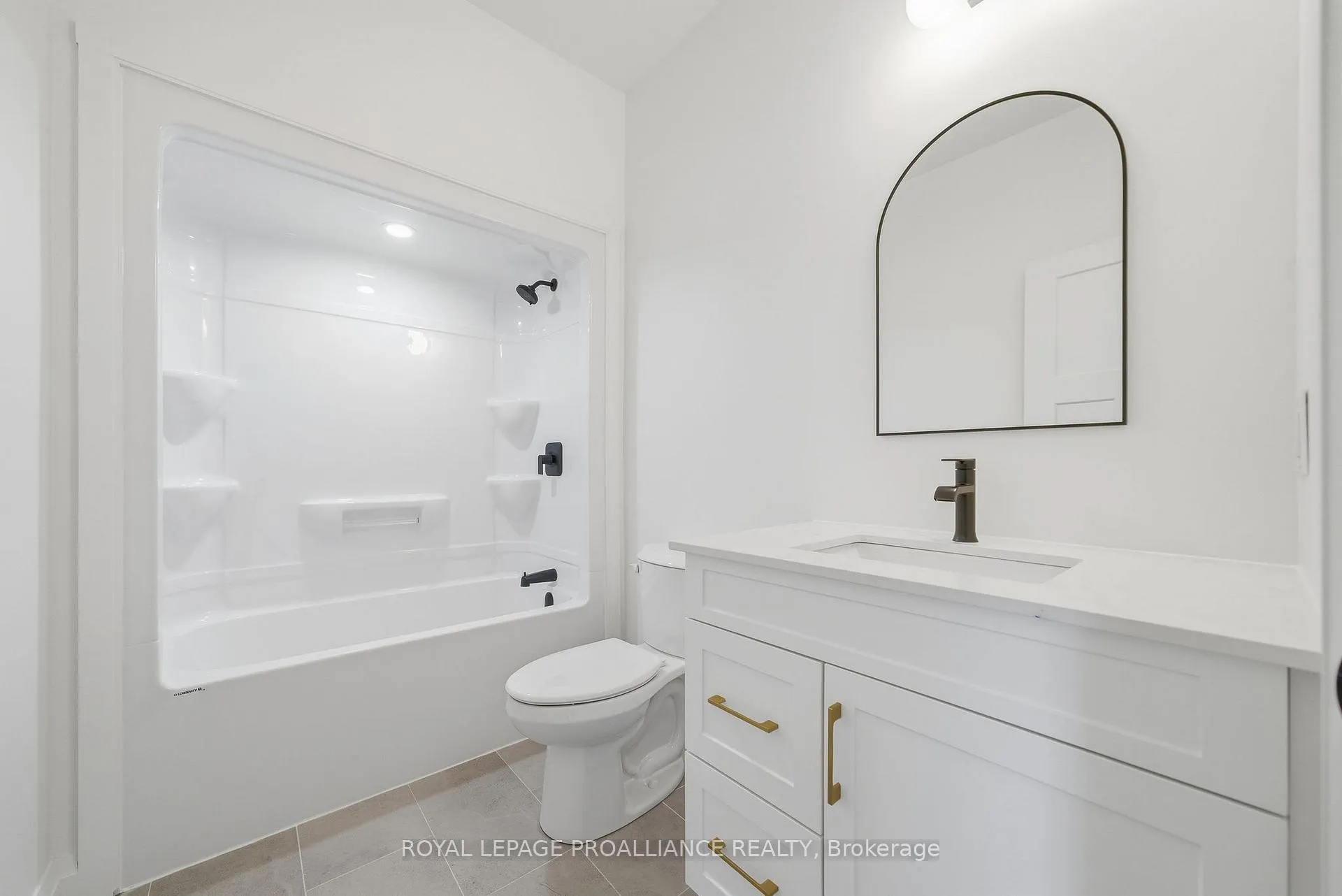 Photo 32 of 152 Bay Street, Quinte West, Trenton Ward — HOMEH