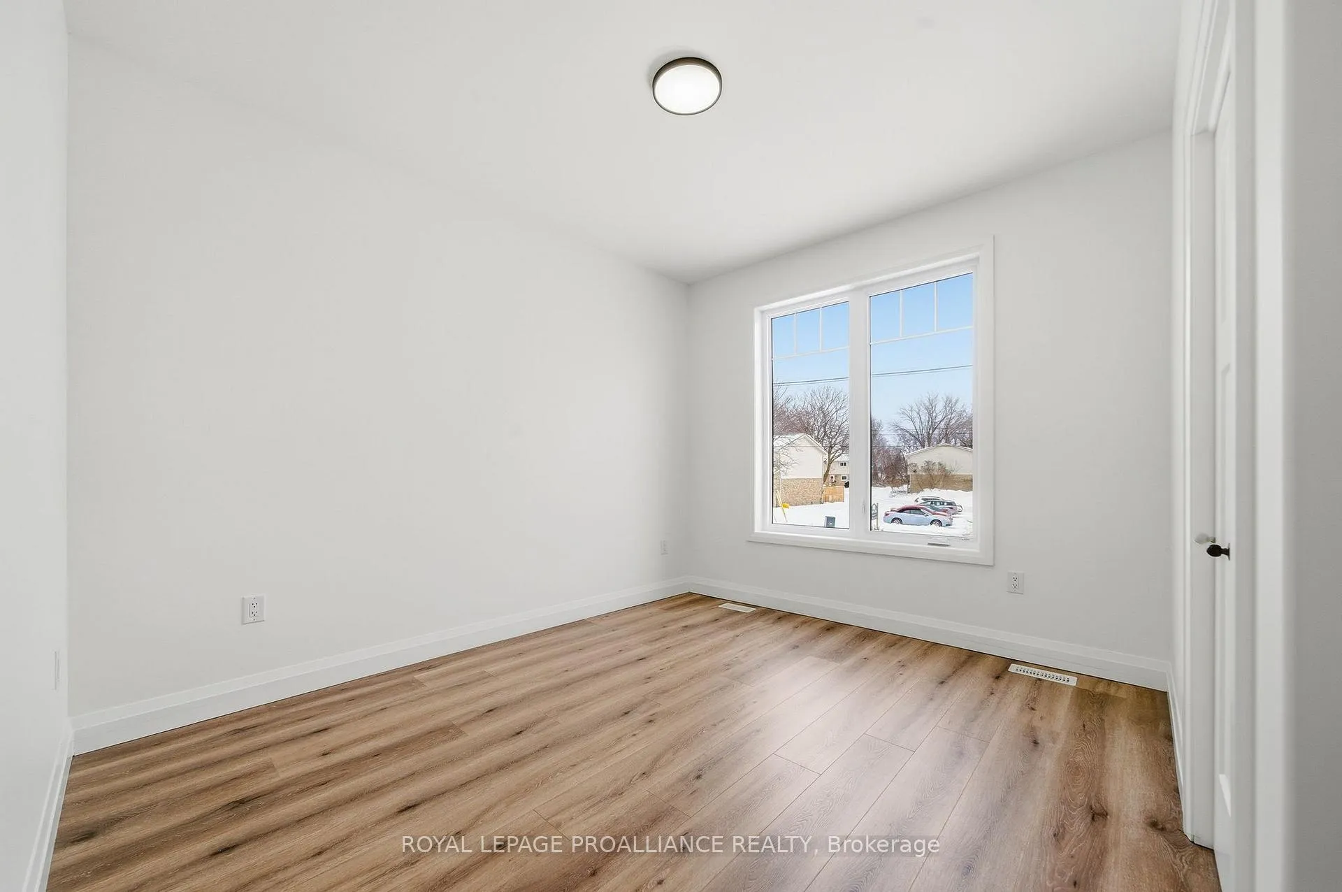 Photo 35 of 152 Bay Street, Quinte West, Trenton Ward — HOMEH