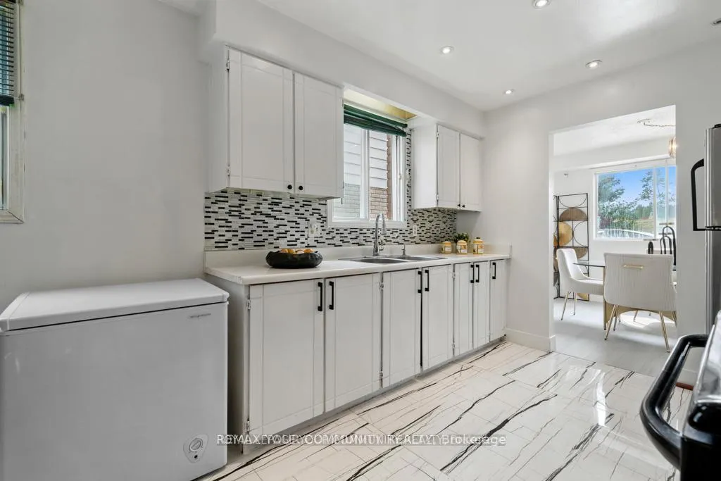 Photo 15 of 104 Garden Drive, Barrie, Allandale Heights — HOMEH