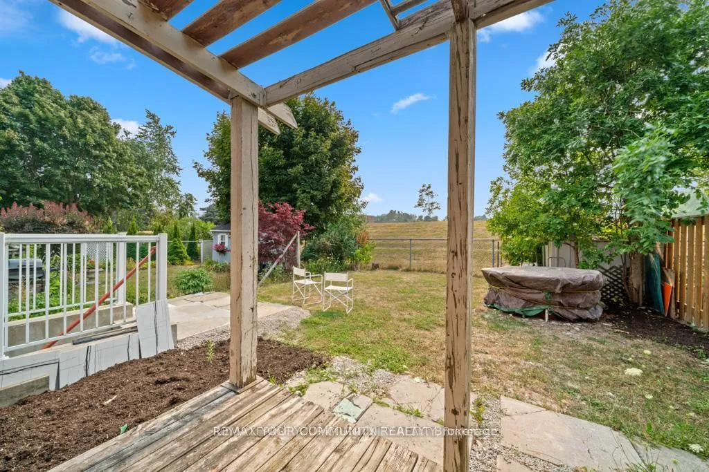 Photo 47 of 104 Garden Drive, Barrie, Allandale Heights — HOMEH