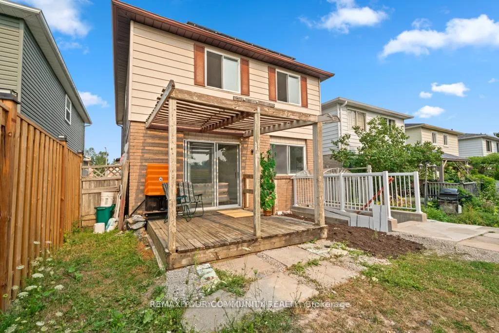 Photo 48 of 104 Garden Drive, Barrie, Allandale Heights — HOMEH
