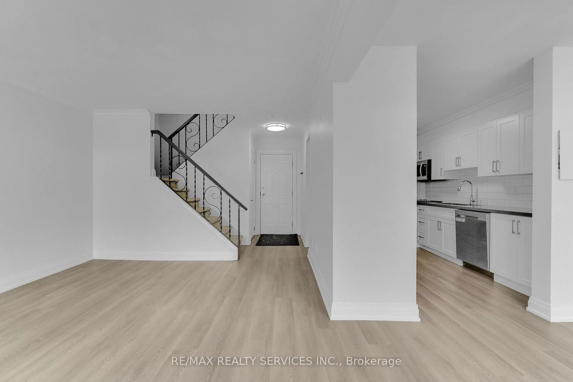 Photo 4 of Unit 5, 1140 Tavistock Drive, Burlington, Mountainside — HOMEH