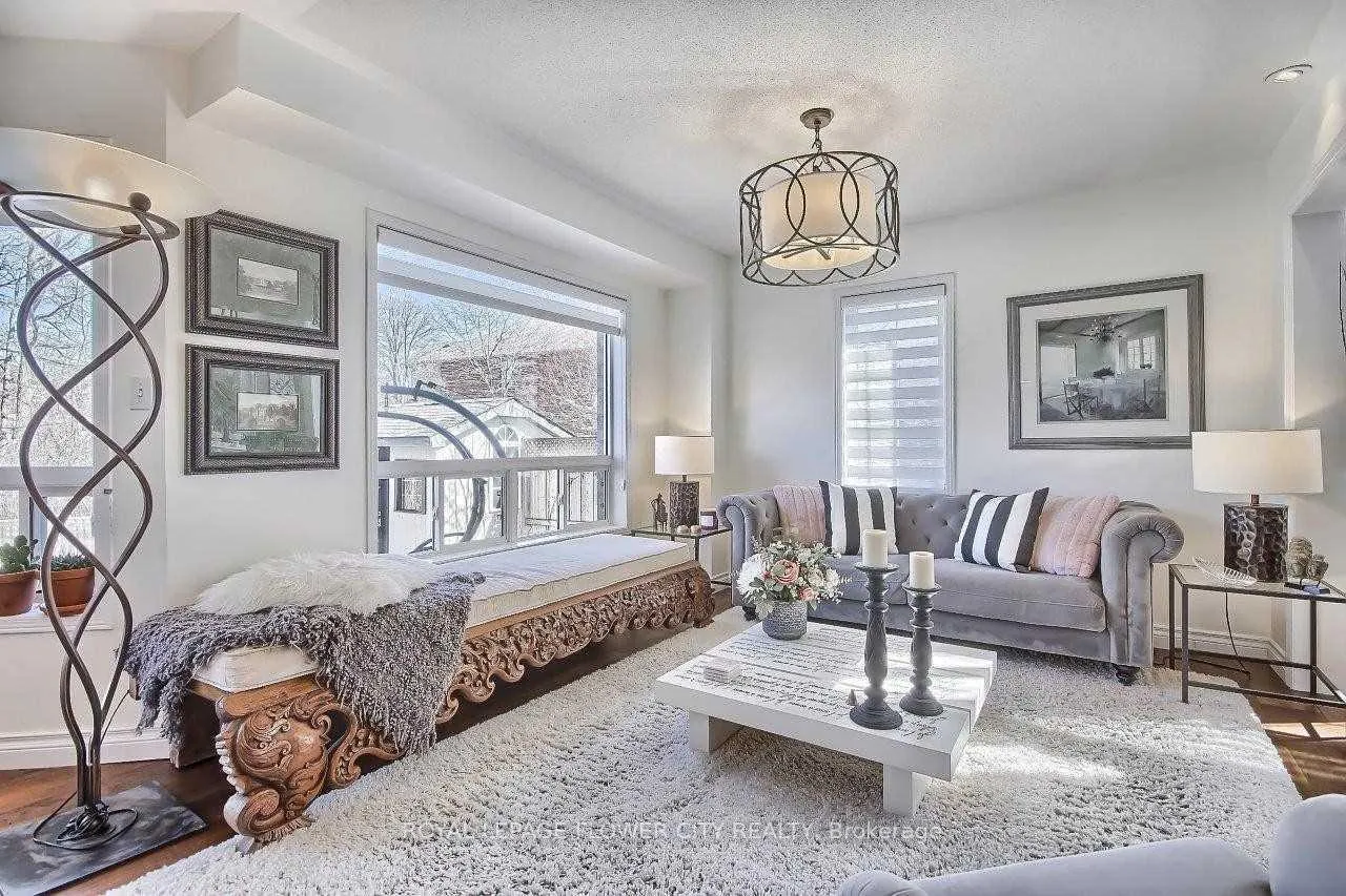 Photo 13 of 2247 Empire Crescent W, Burlington, Orchard — HOMEH
