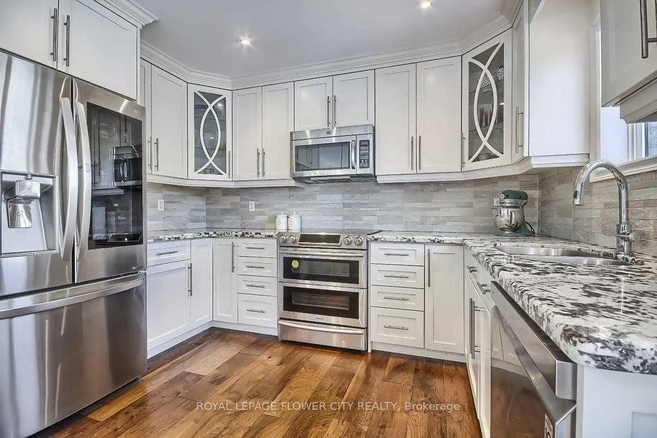 Photo 17 of 2247 Empire Crescent W, Burlington, Orchard — HOMEH
