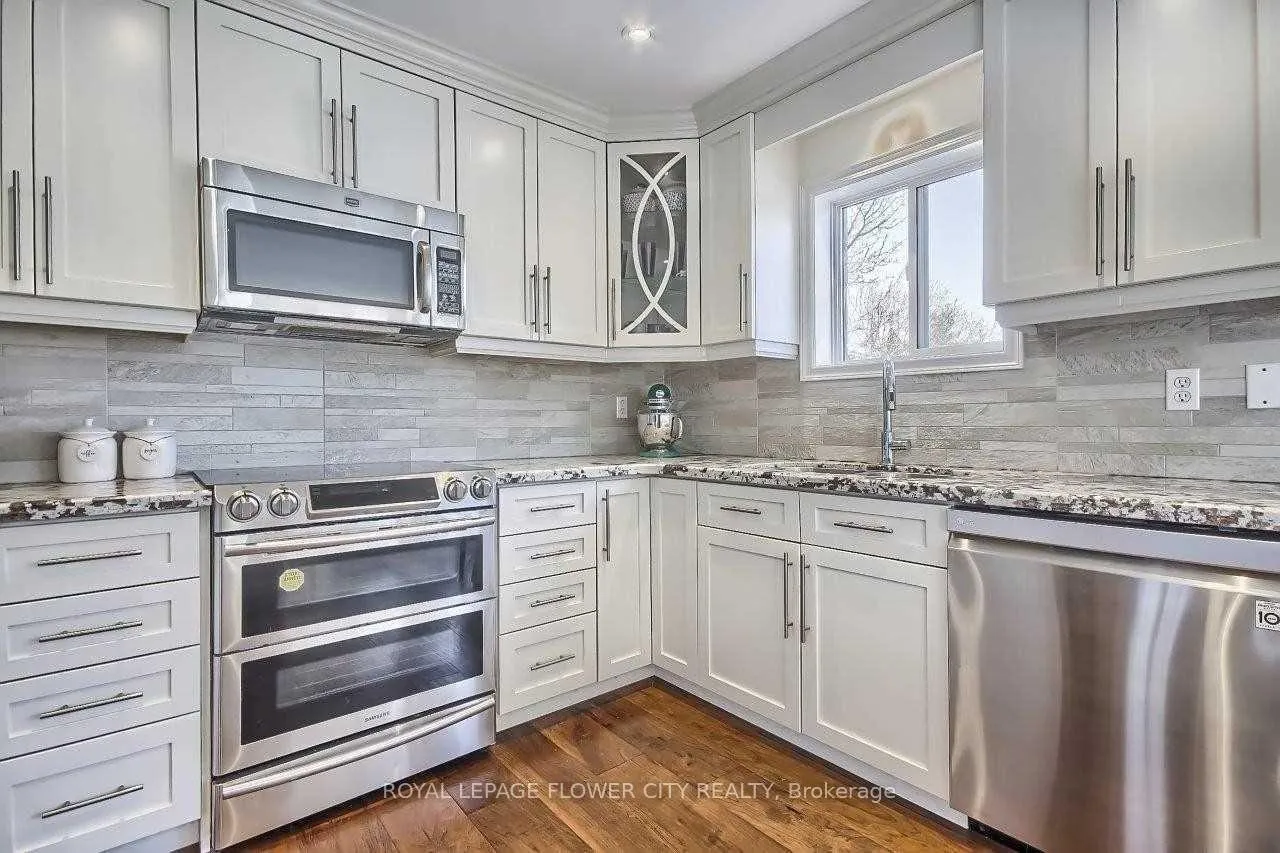 Photo 18 of 2247 Empire Crescent W, Burlington, Orchard — HOMEH