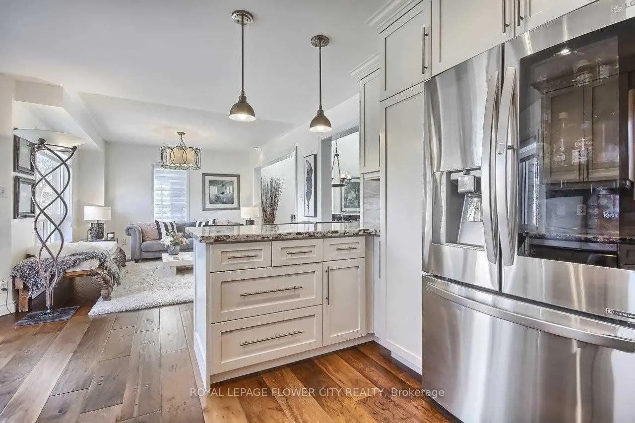 Photo 19 of 2247 Empire Crescent W, Burlington, Orchard — HOMEH