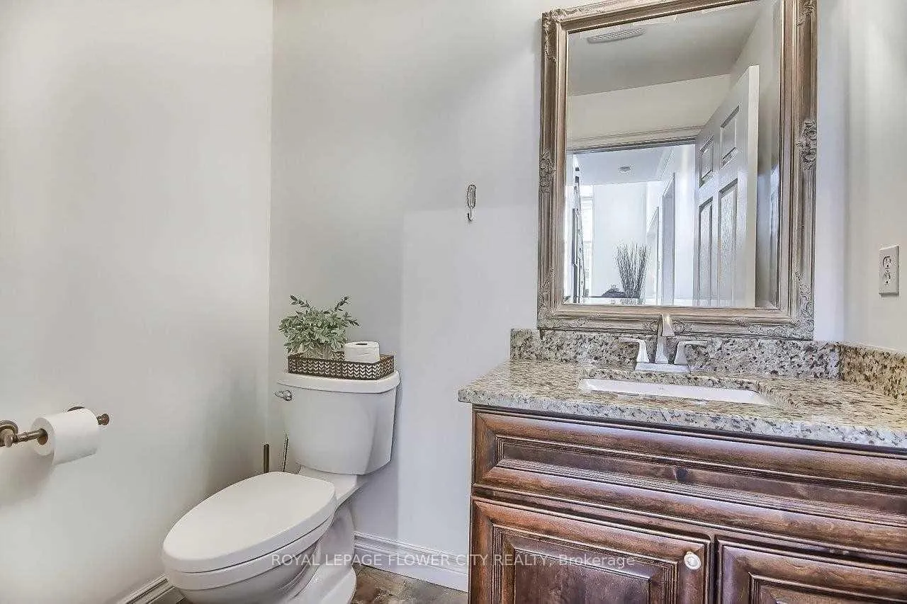 Photo 21 of 2247 Empire Crescent W, Burlington, Orchard — HOMEH