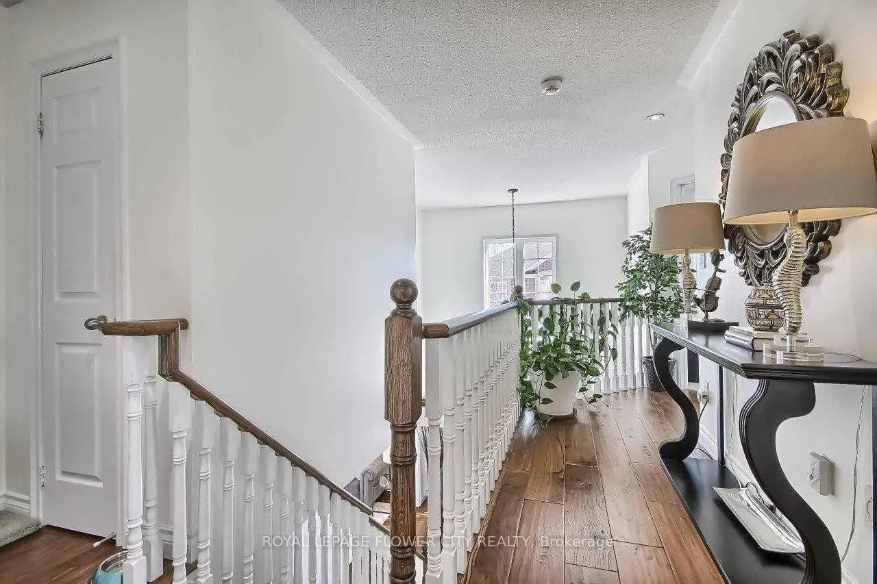 Photo 22 of 2247 Empire Crescent W, Burlington, Orchard — HOMEH
