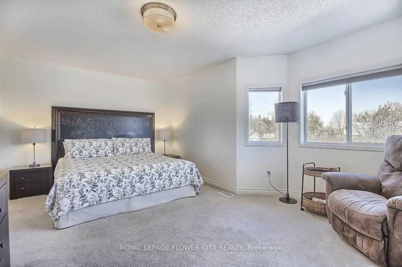 Photo 25 of 2247 Empire Crescent W, Burlington, Orchard — HOMEH