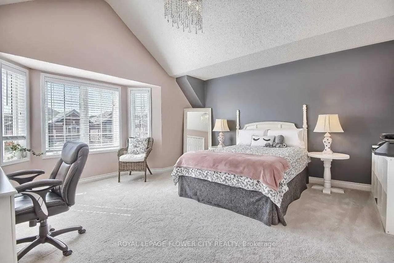 Photo 31 of 2247 Empire Crescent W, Burlington, Orchard — HOMEH