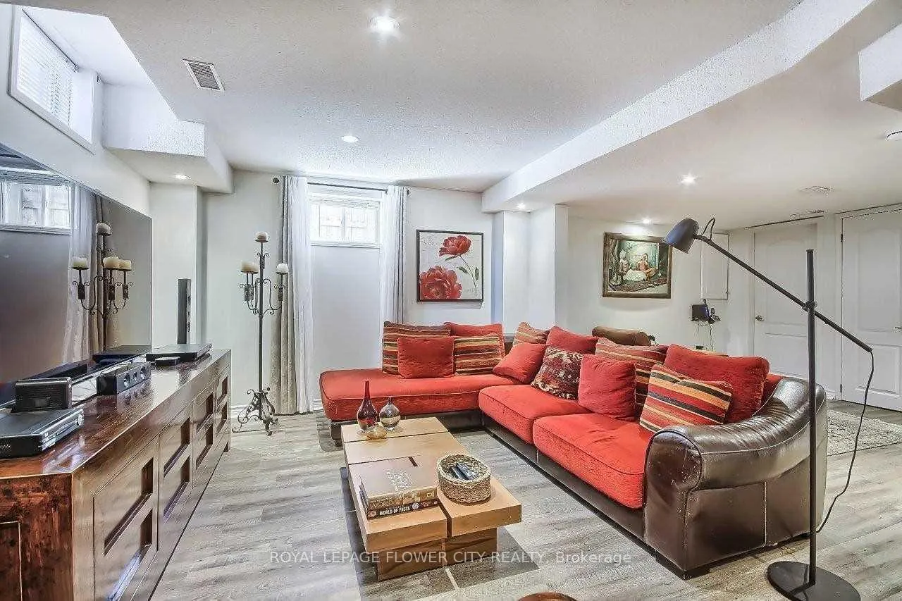 Photo 36 of 2247 Empire Crescent W, Burlington, Orchard — HOMEH