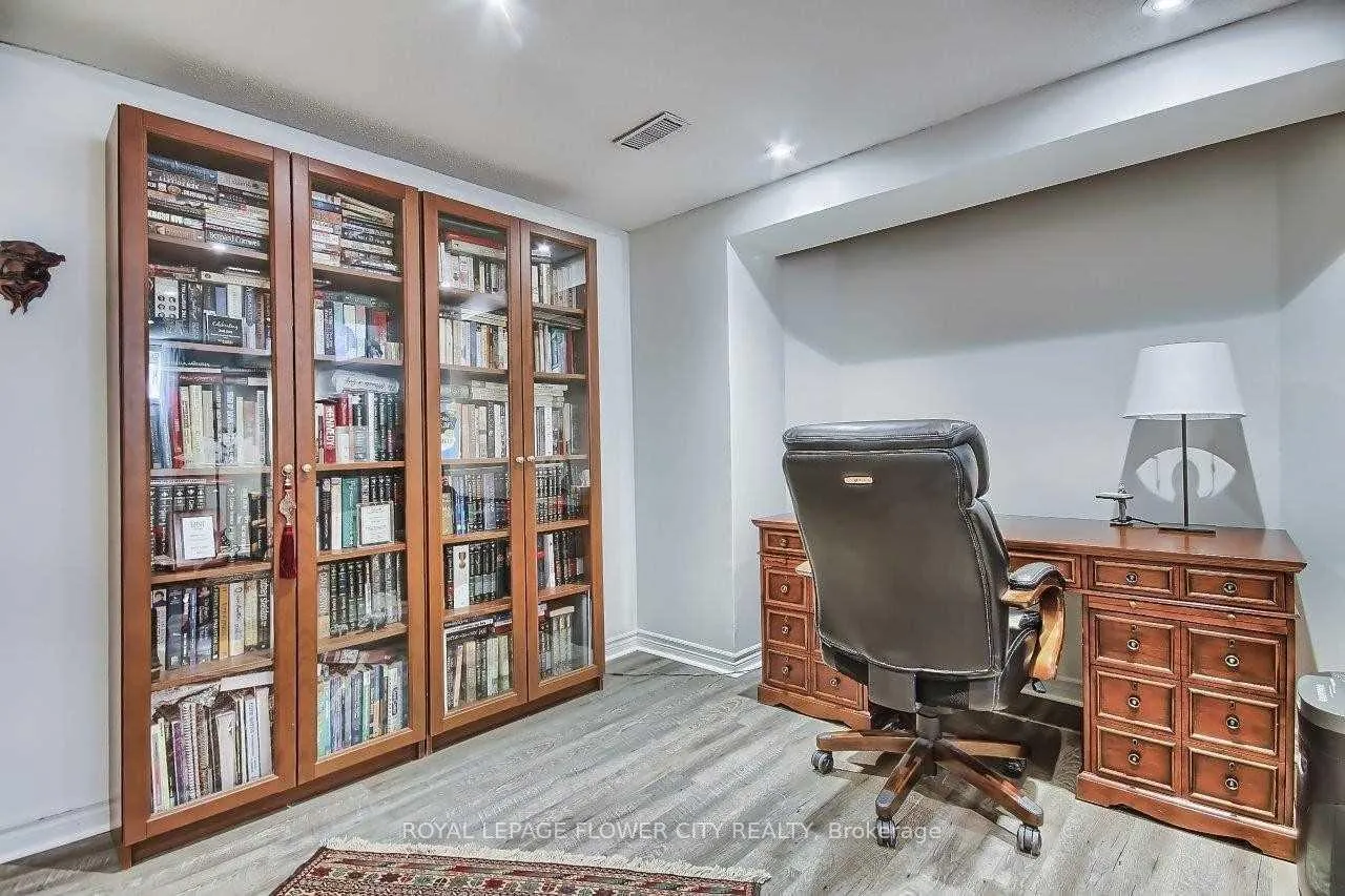 Photo 37 of 2247 Empire Crescent W, Burlington, Orchard — HOMEH