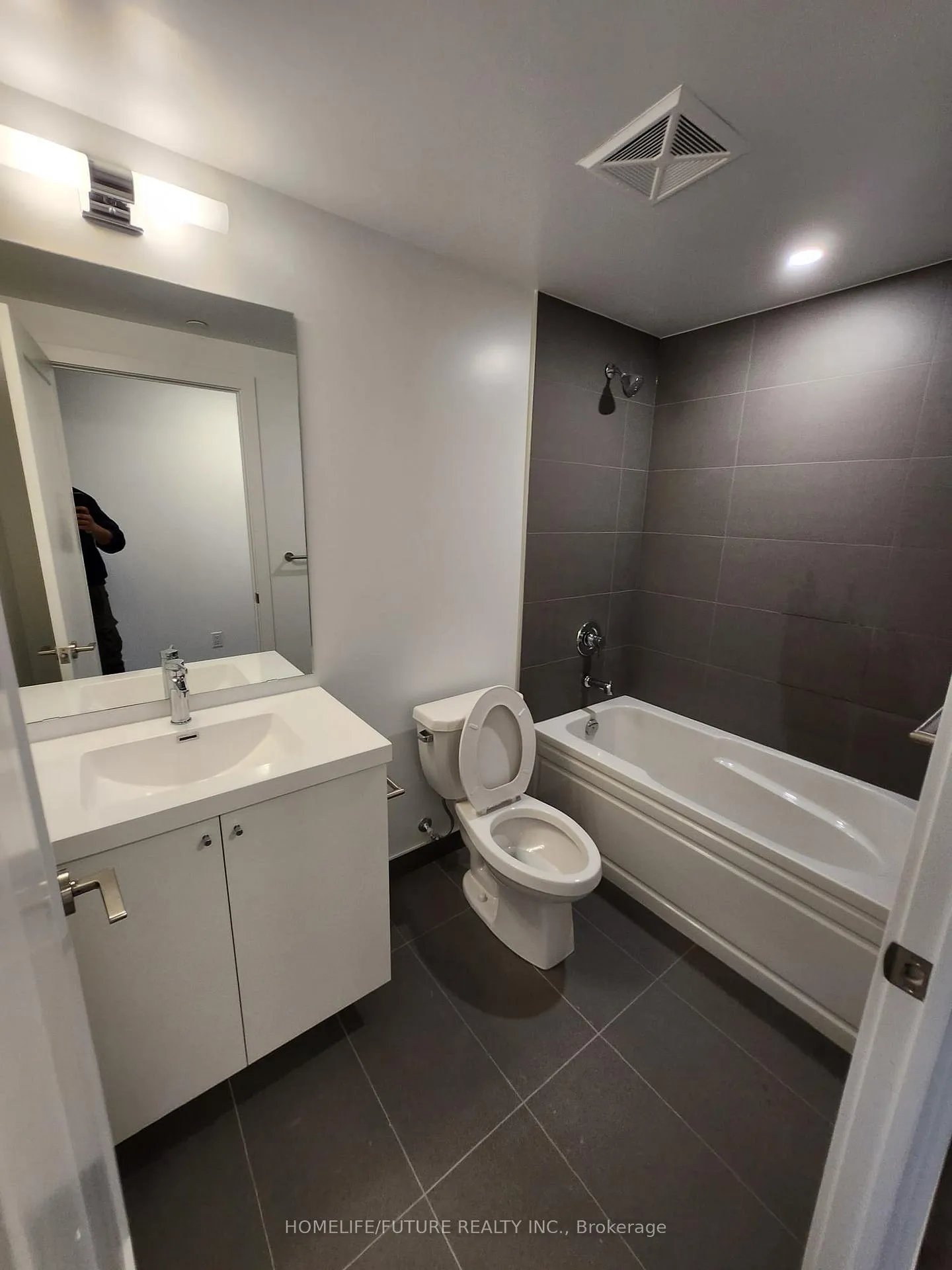 Photo 3 of Unit 1403, 2545 Simcoe Street N, Oshawa, Windfields — HOMEH