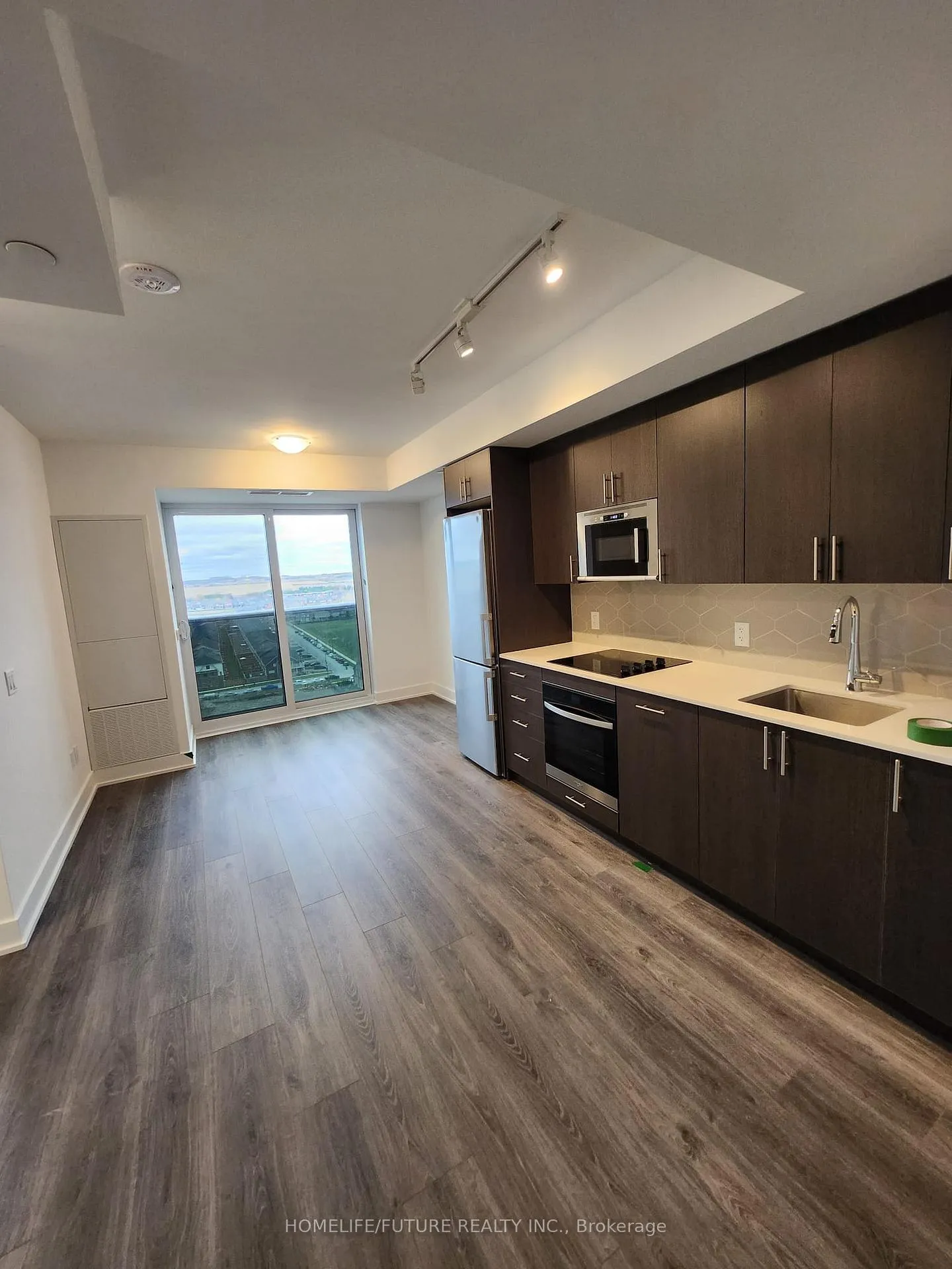 Photo 4 of Unit 1403, 2545 Simcoe Street N, Oshawa, Windfields — HOMEH