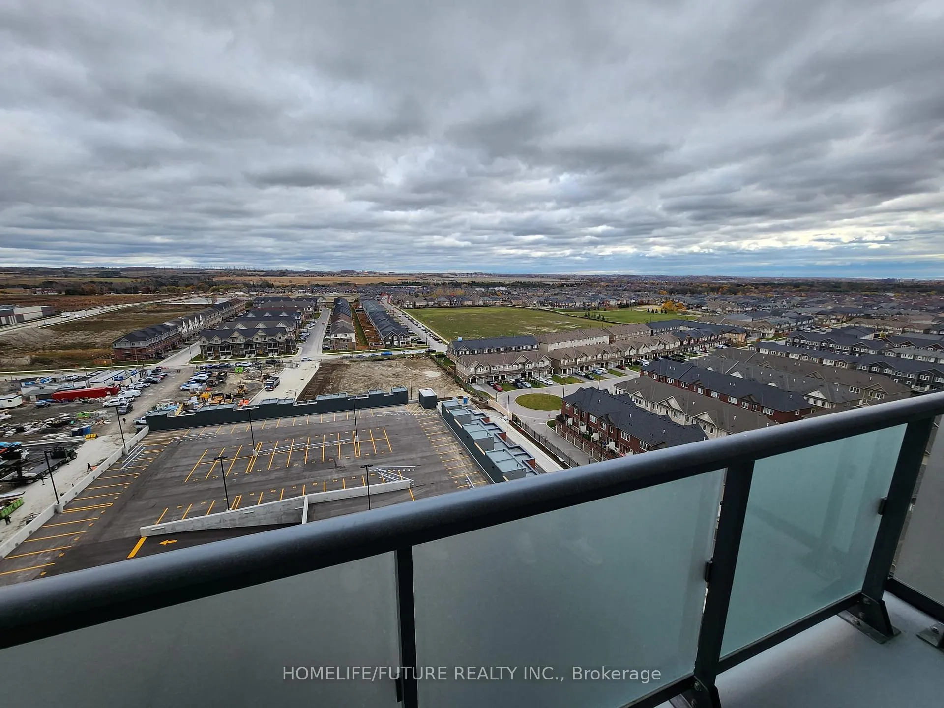 Photo 8 of Unit 1403, 2545 Simcoe Street N, Oshawa, Windfields — HOMEH