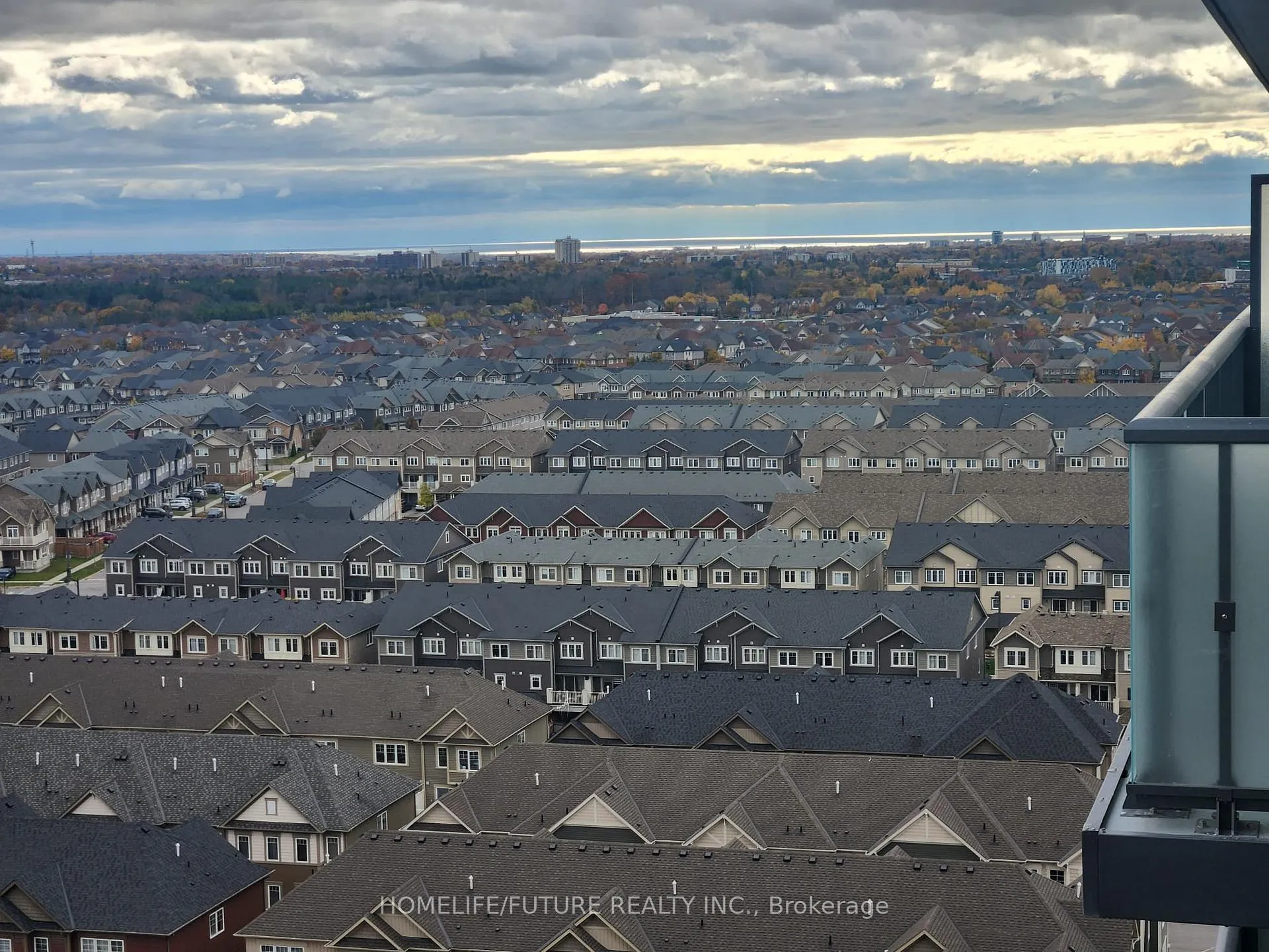 Photo 9 of Unit 1403, 2545 Simcoe Street N, Oshawa, Windfields — HOMEH