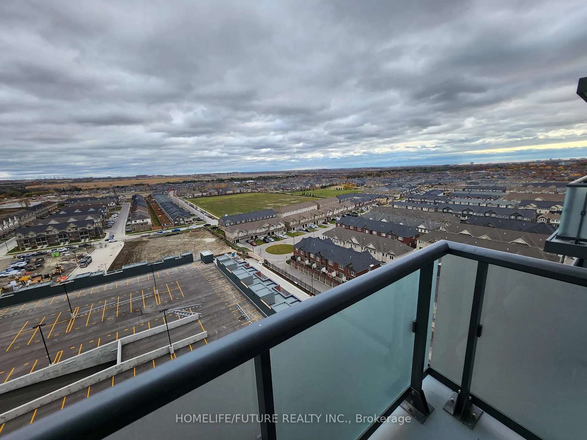 Photo 10 of Unit 1403, 2545 Simcoe Street N, Oshawa, Windfields — HOMEH