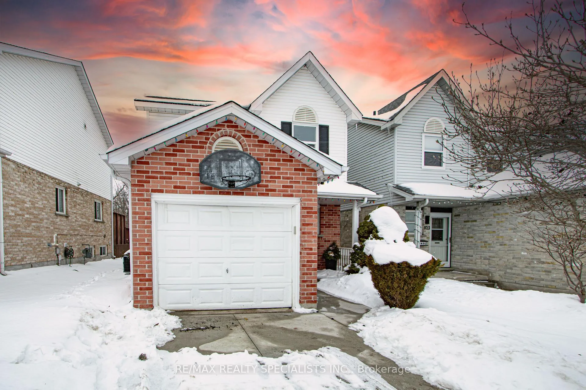 Photo 4 of 821 Deveron Crescent, London, South J — HOMEH