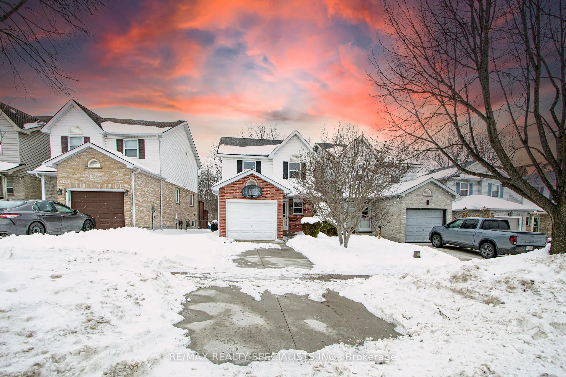 Photo 6 of 821 Deveron Crescent, London, South J — HOMEH