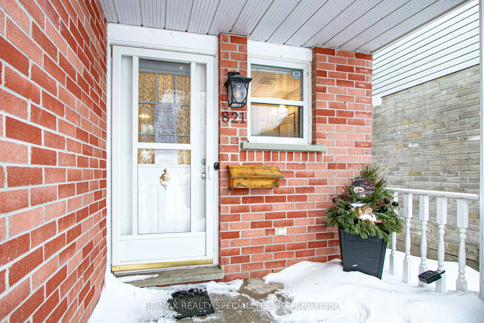 Photo 11 of 821 Deveron Crescent, London, South J — HOMEH