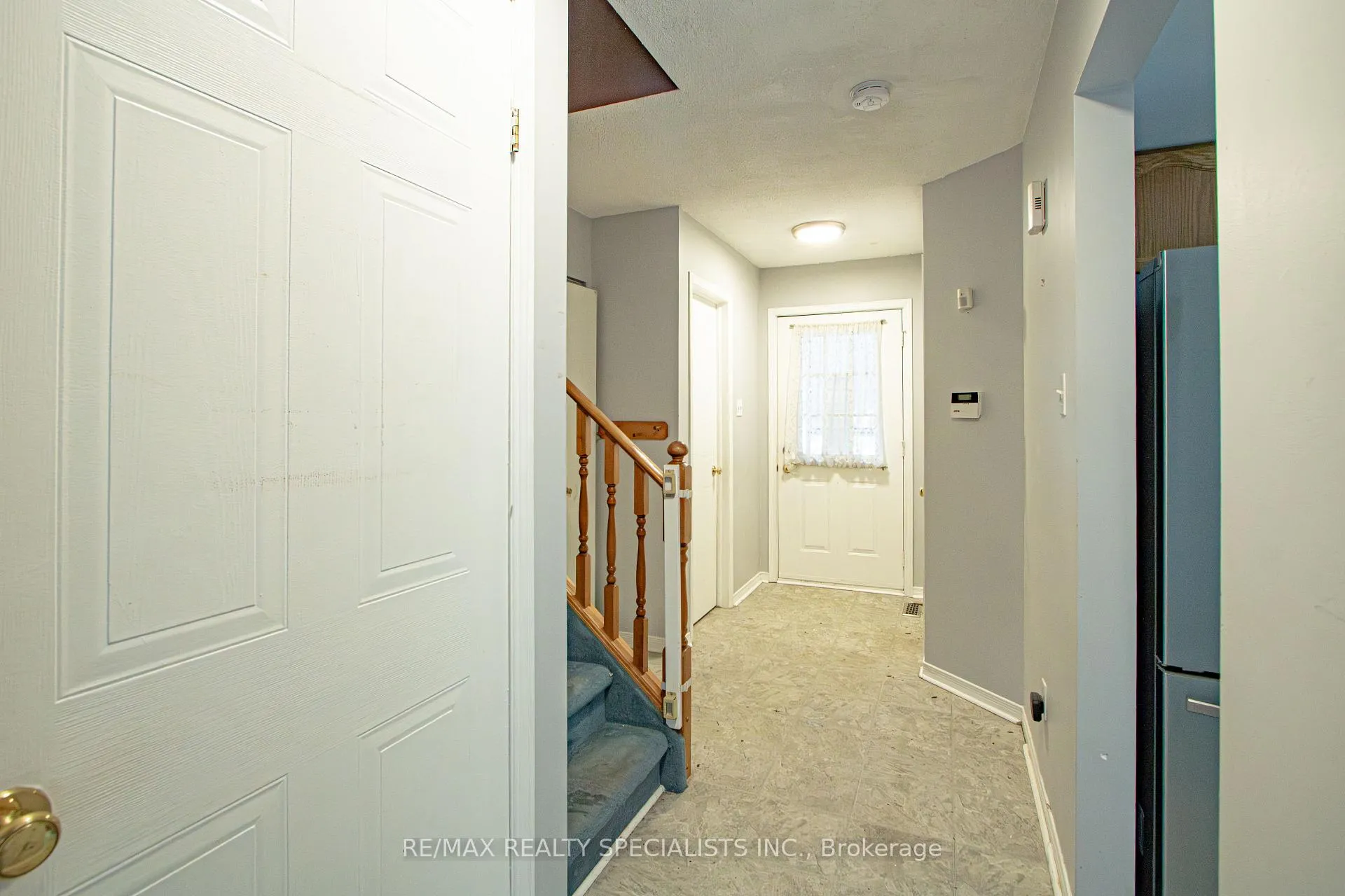 Photo 14 of 821 Deveron Crescent, London, South J — HOMEH