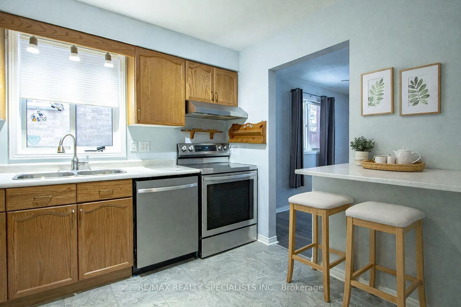 Photo 20 of 821 Deveron Crescent, London, South J — HOMEH