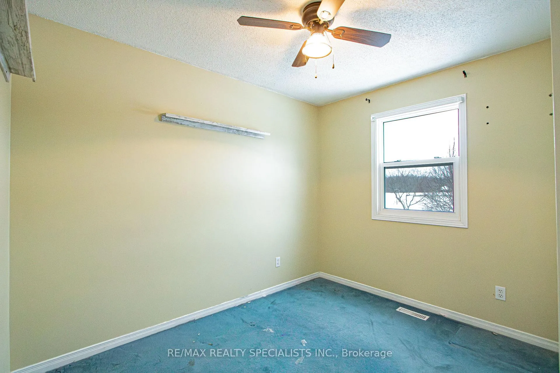 Photo 28 of 821 Deveron Crescent, London, South J — HOMEH