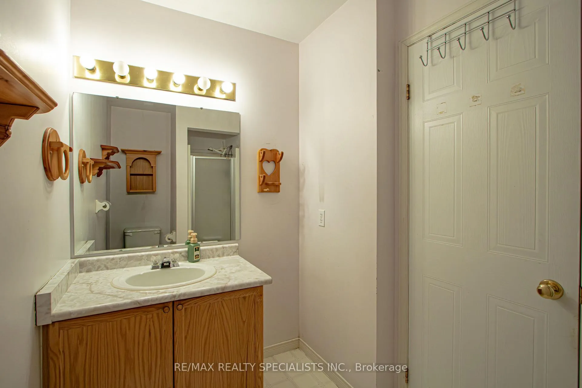 Photo 38 of 821 Deveron Crescent, London, South J — HOMEH