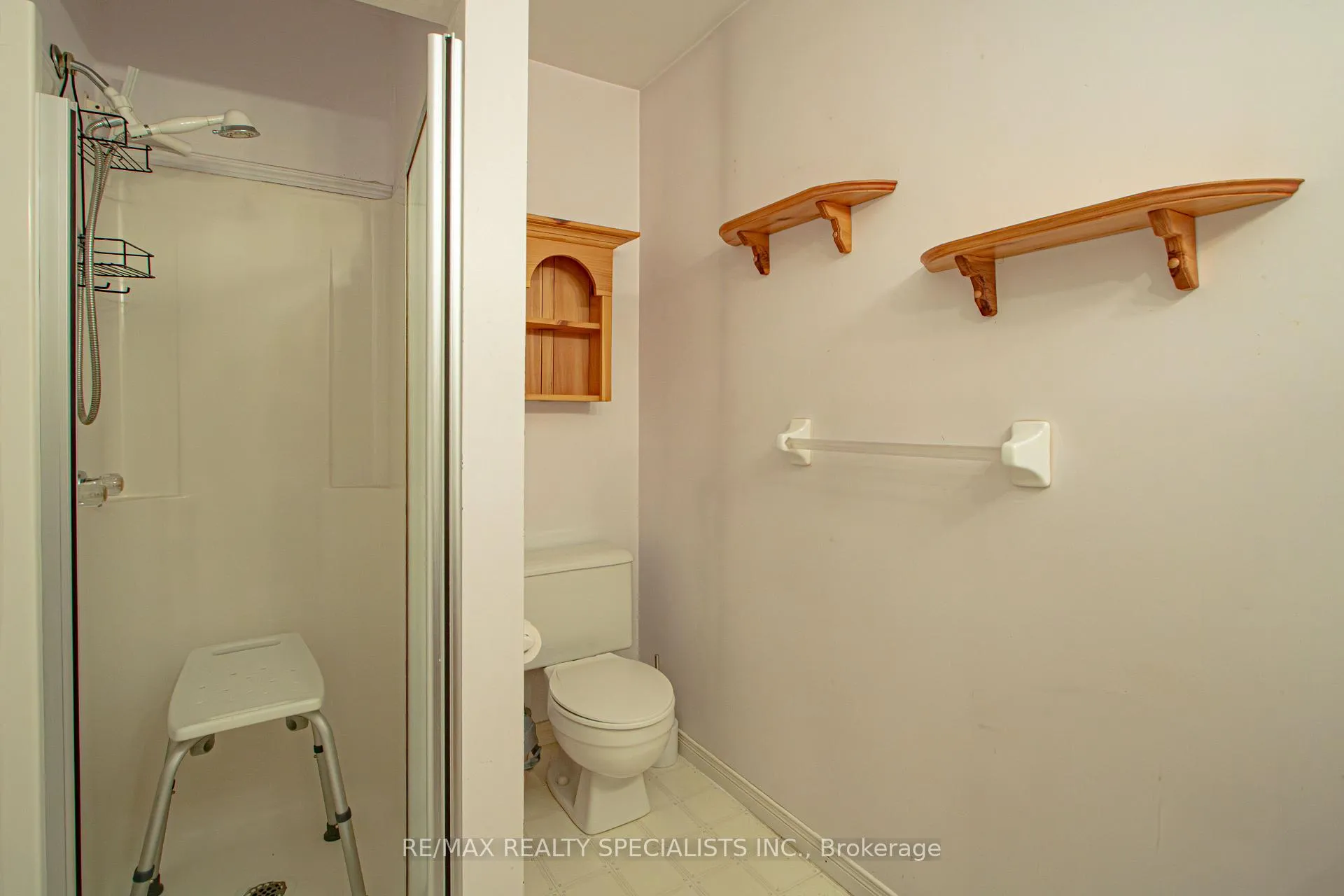 Photo 39 of 821 Deveron Crescent, London, South J — HOMEH