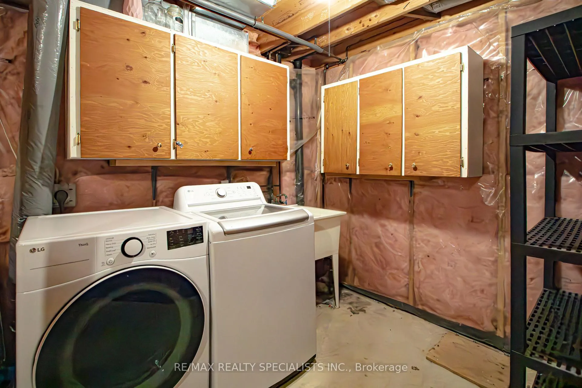 Photo 41 of 821 Deveron Crescent, London, South J — HOMEH