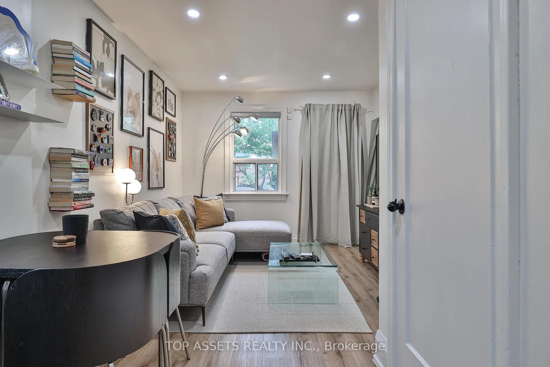 Photo 3 of 570 Vaughan (Main Floor) Road, Toronto, Humewood-Cedarvale — HOMEH