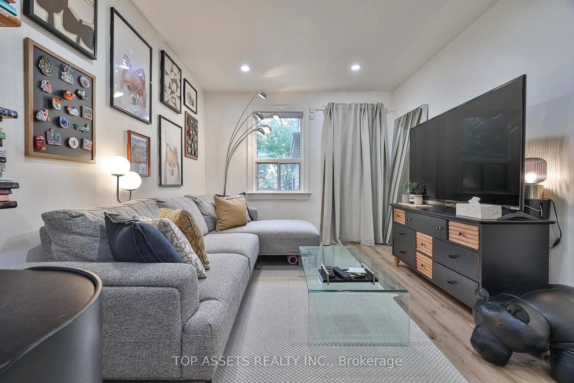 Photo 7 of 570 Vaughan (Main Floor) Road, Toronto, Humewood-Cedarvale — HOMEH