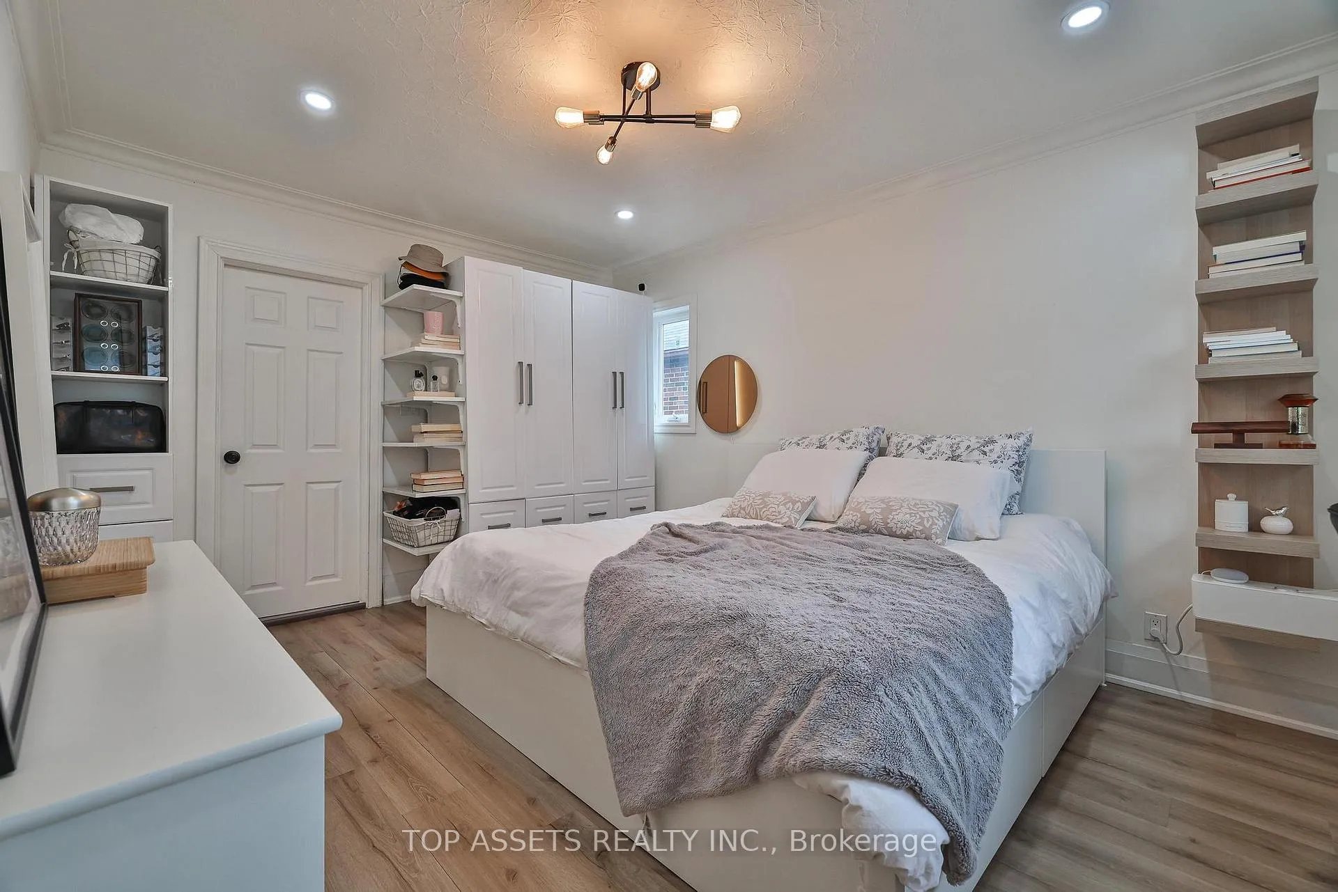 Photo 13 of 570 Vaughan (Main Floor) Road, Toronto, Humewood-Cedarvale — HOMEH