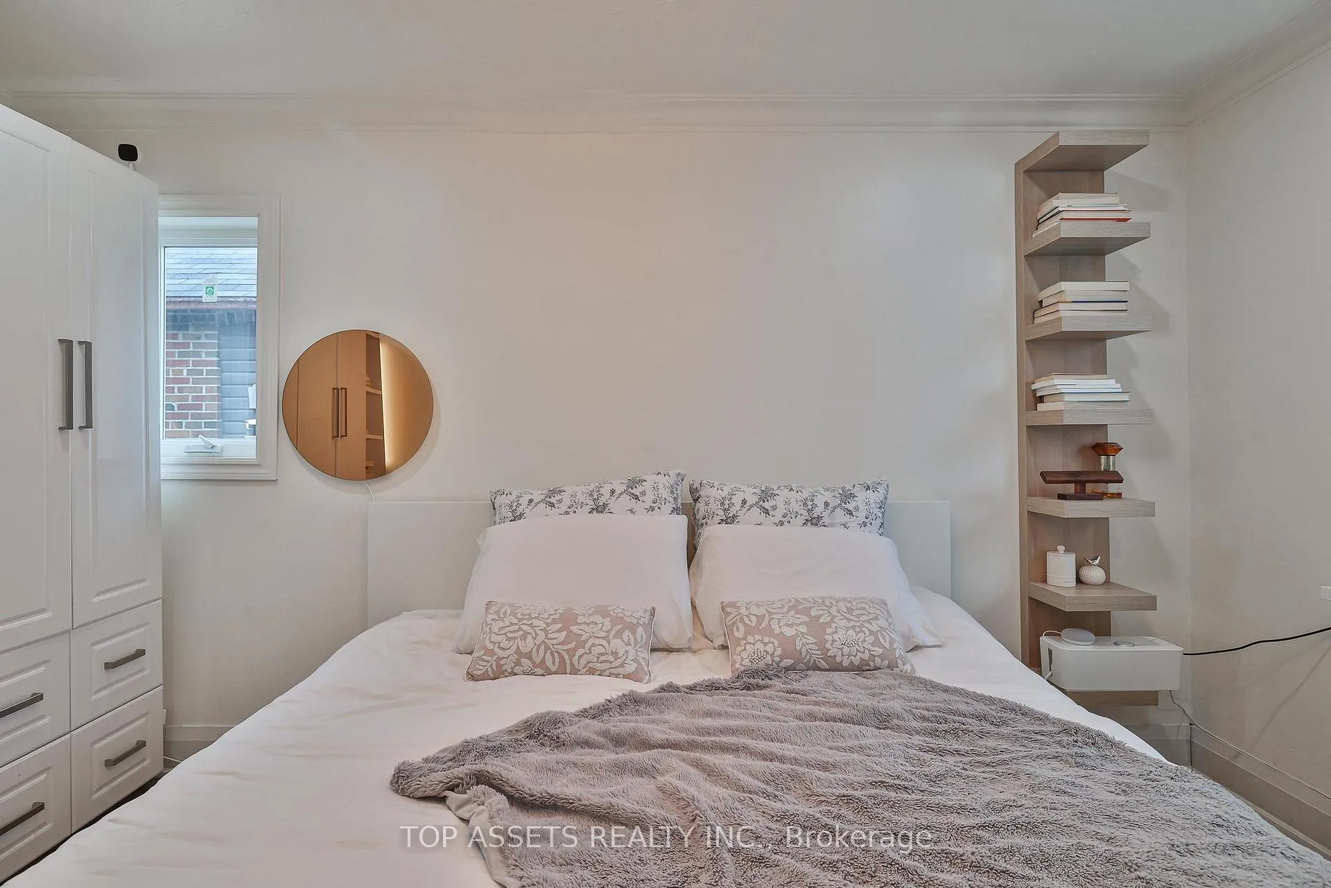 Photo 14 of 570 Vaughan (Main Floor) Road, Toronto, Humewood-Cedarvale — HOMEH