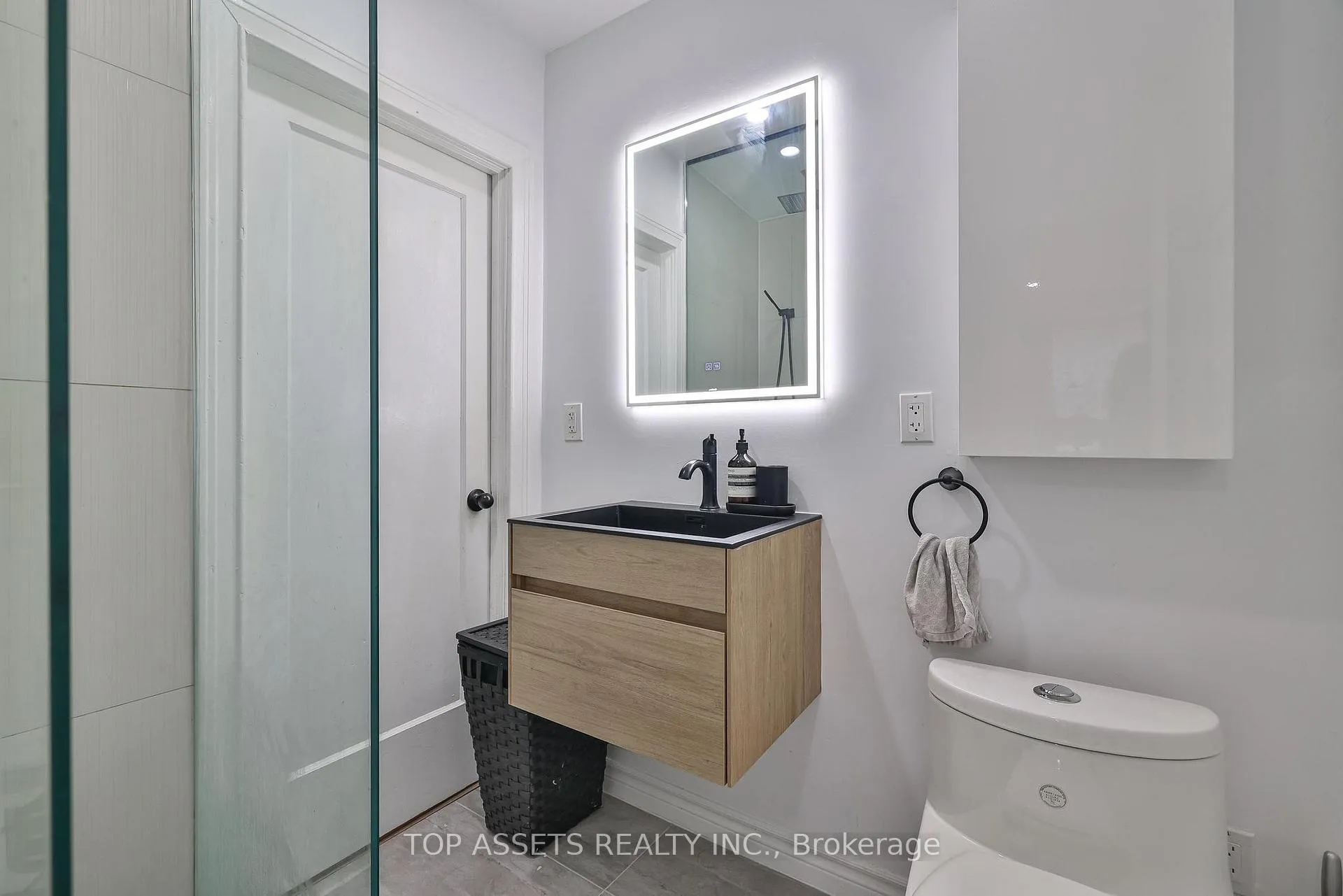 Photo 19 of 570 Vaughan (Main Floor) Road, Toronto, Humewood-Cedarvale — HOMEH