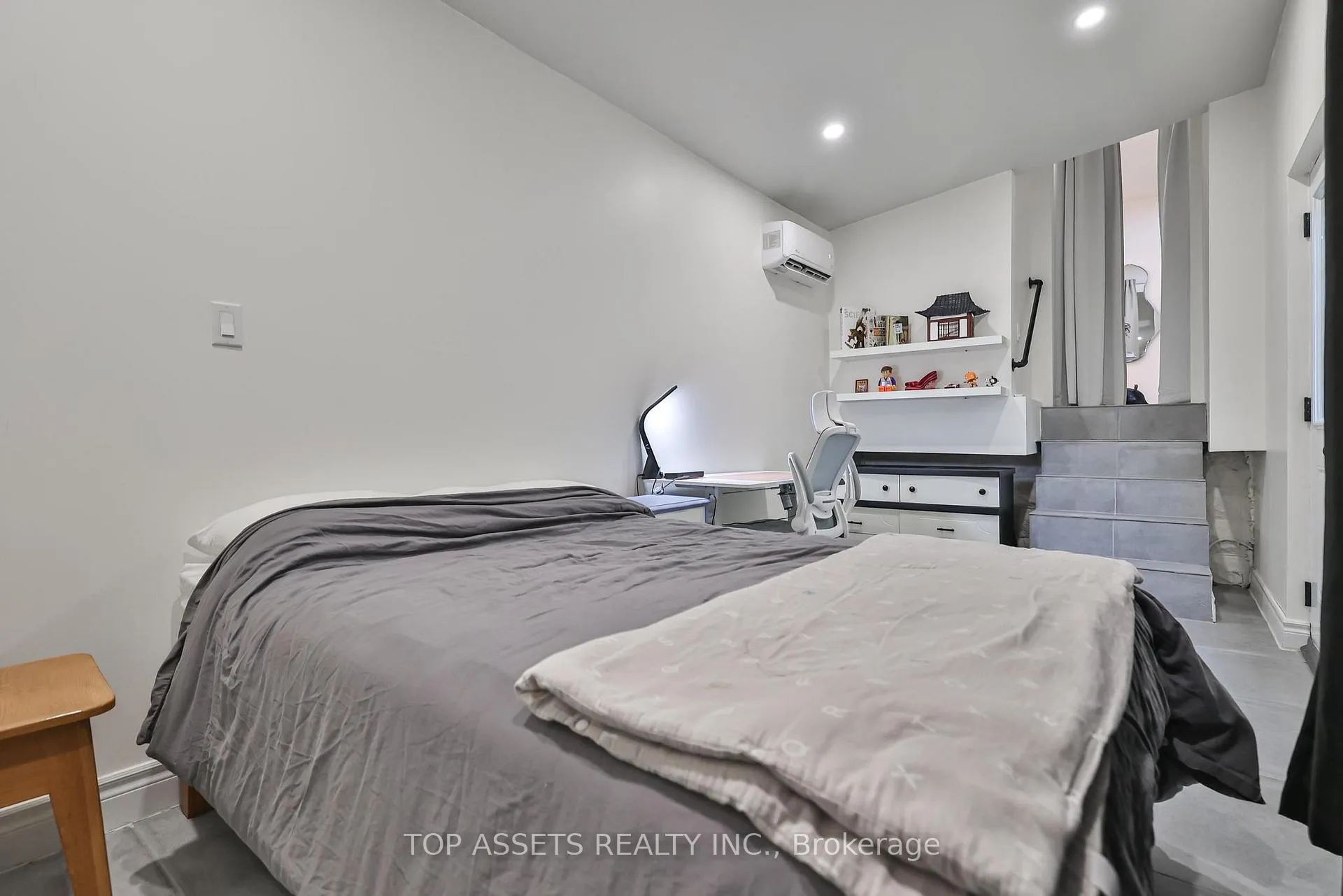 Photo 29 of 570 Vaughan (Main Floor) Road, Toronto, Humewood-Cedarvale — HOMEH