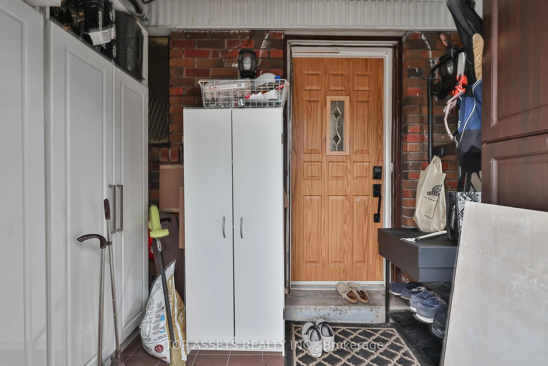 Photo 32 of 570 Vaughan (Main Floor) Road, Toronto, Humewood-Cedarvale — HOMEH