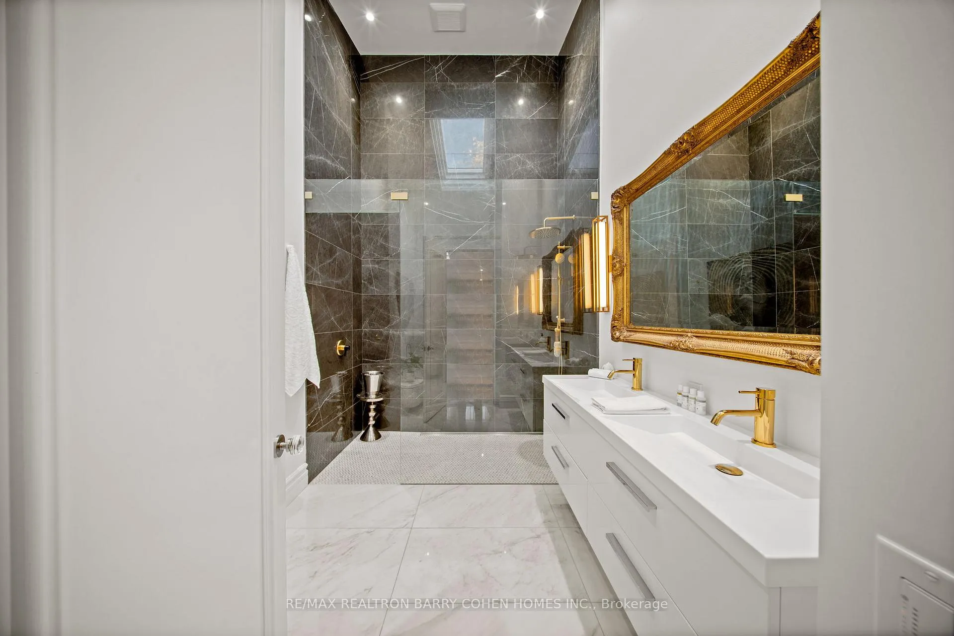 Photo 20 of 42 Berryman Street, Toronto, The Annex — HOMEH