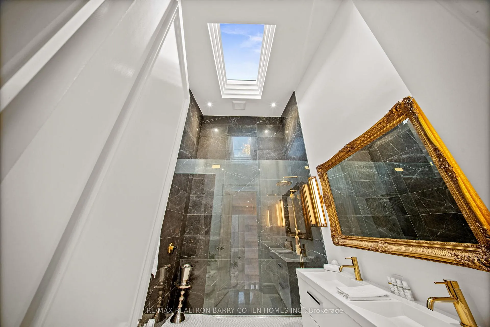 Photo 22 of 42 Berryman Street, Toronto, The Annex — HOMEH