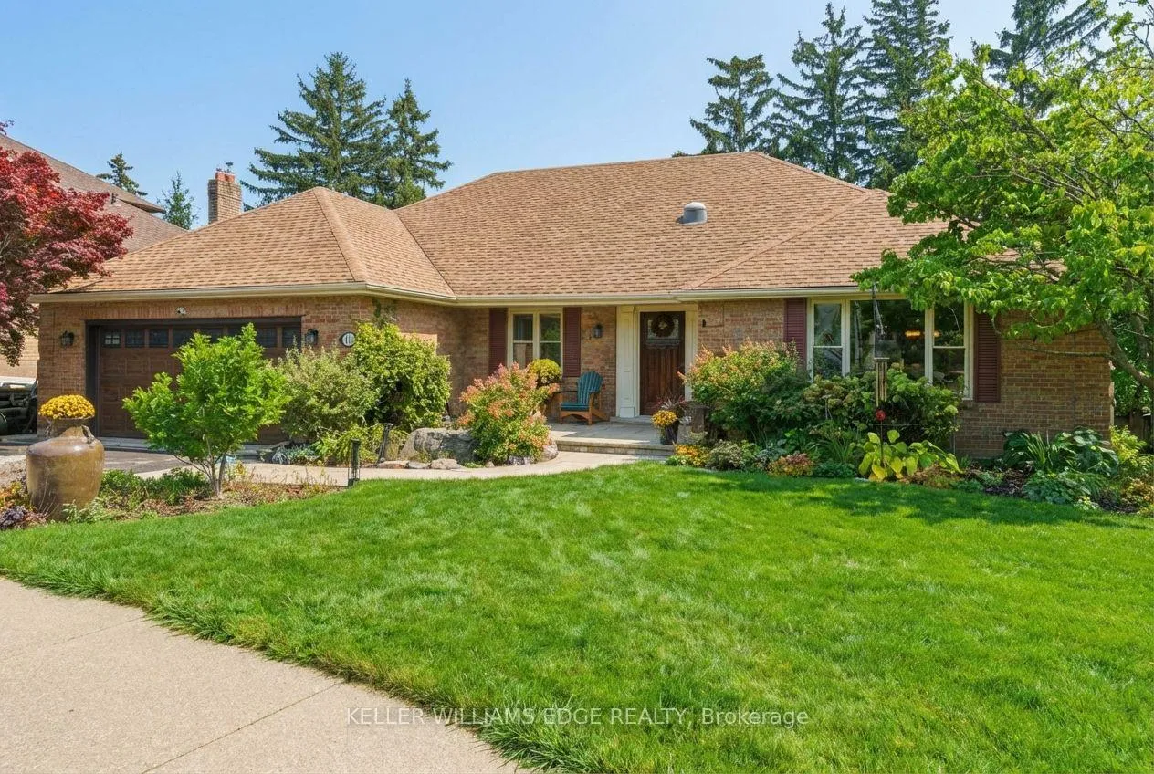 Photo 2 of 11 Mays Crescent, Hamilton, Waterdown — HOMEH