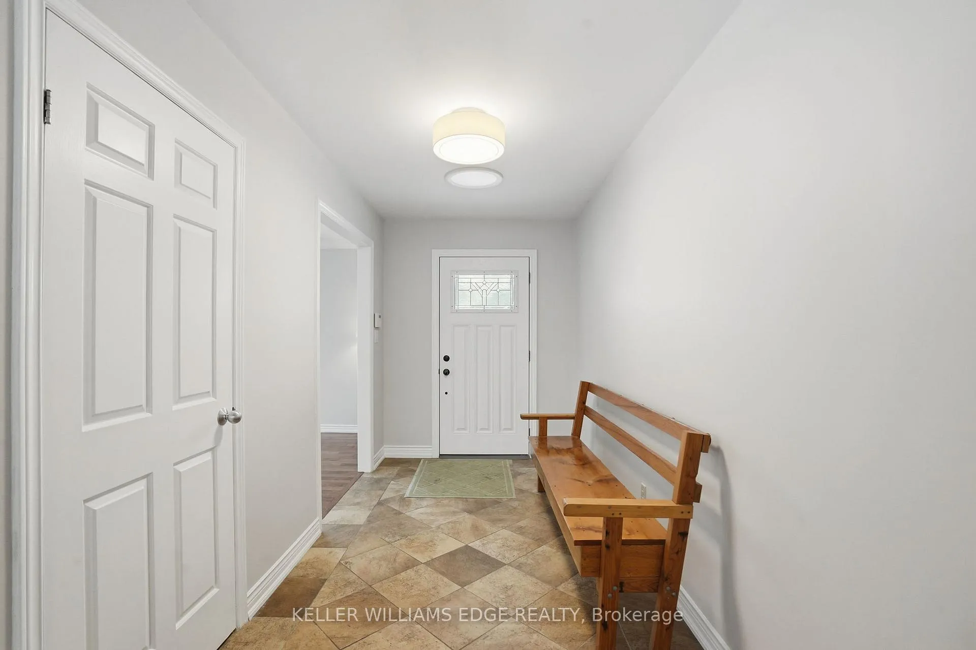 Photo 3 of 11 Mays Crescent, Hamilton, Waterdown — HOMEH