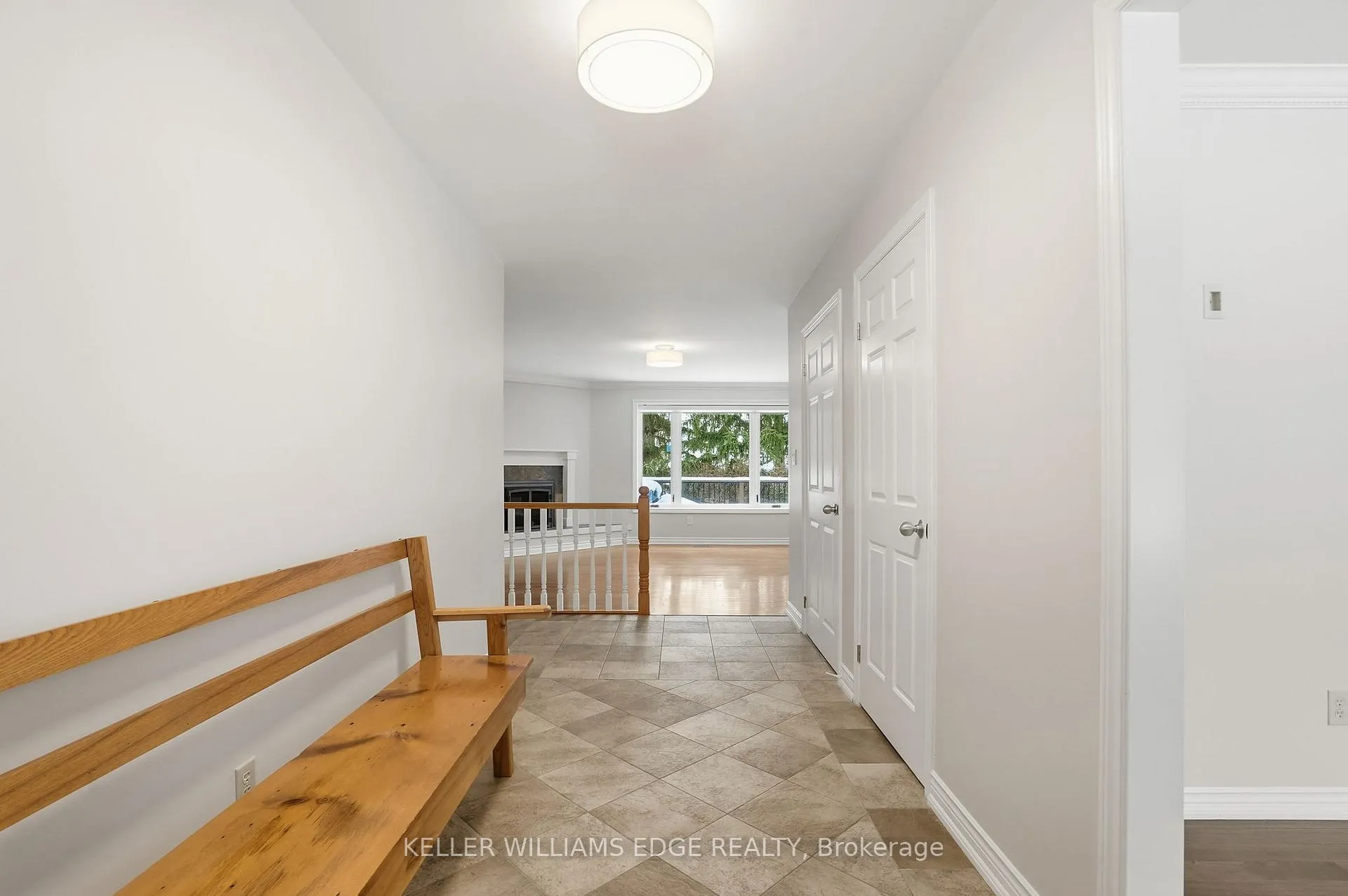 Photo 4 of 11 Mays Crescent, Hamilton, Waterdown — HOMEH