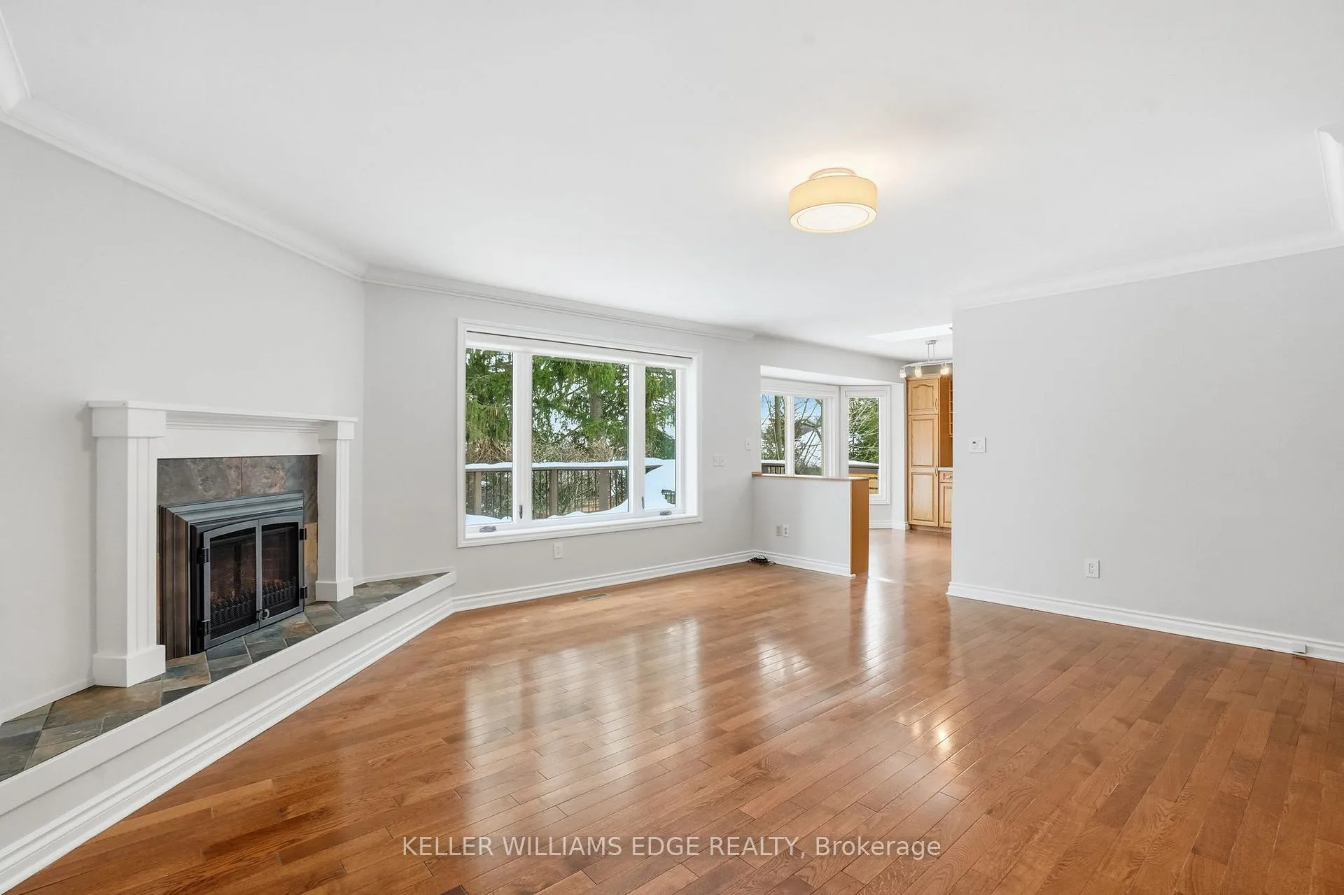 Photo 12 of 11 Mays Crescent, Hamilton, Waterdown — HOMEH